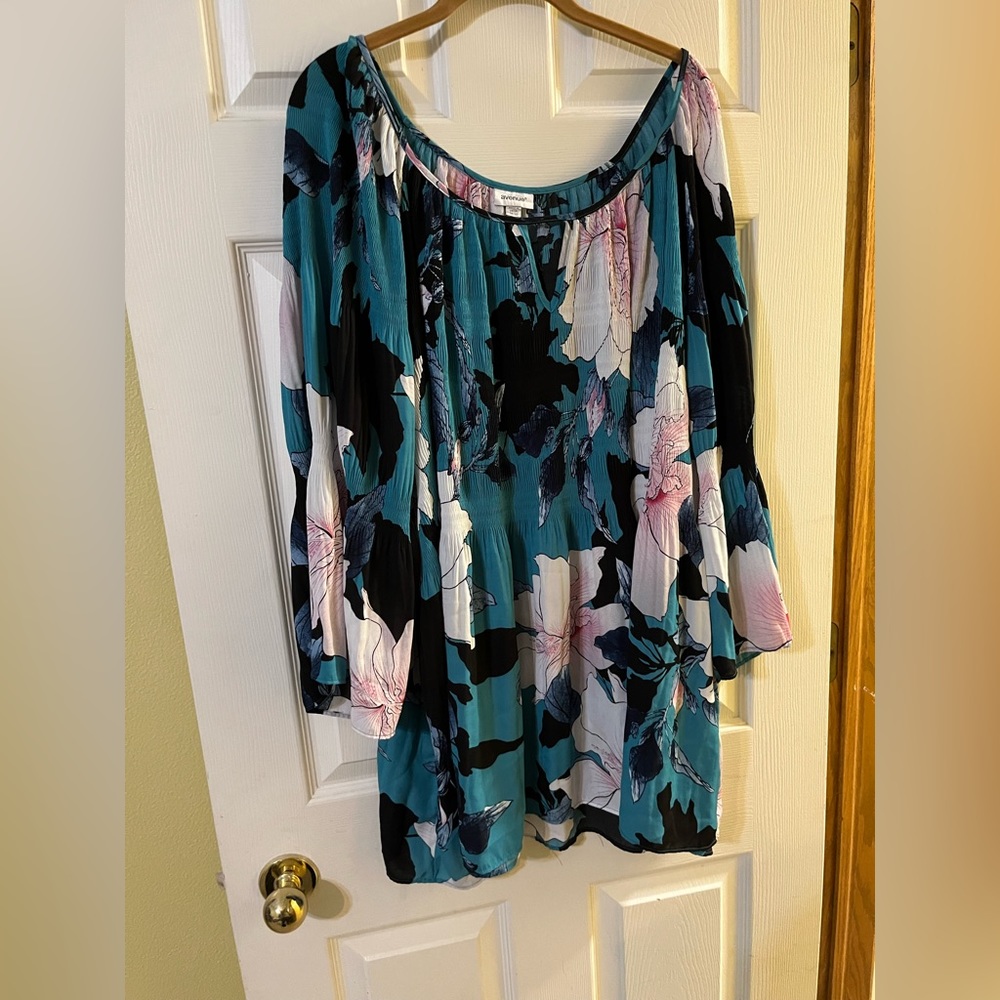 Gorgeous blues, pinks, and black 30/32 blouse - can wear formal or informal